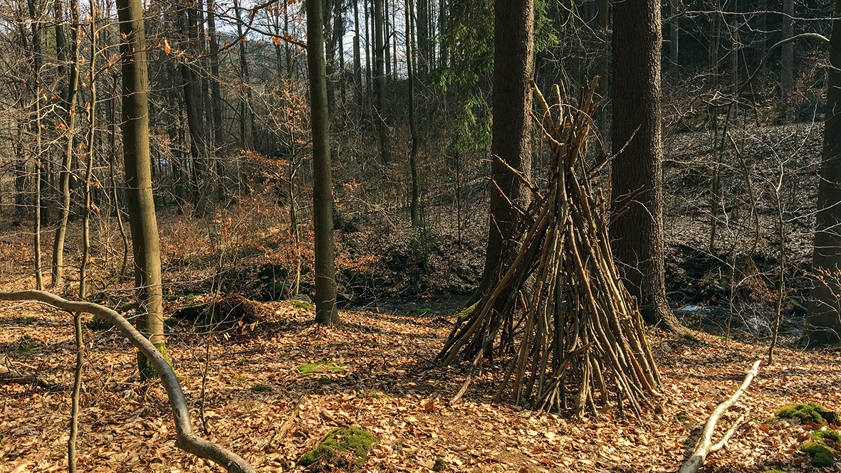 Schnell gebauter Shelter. Foto: Chris Bergau