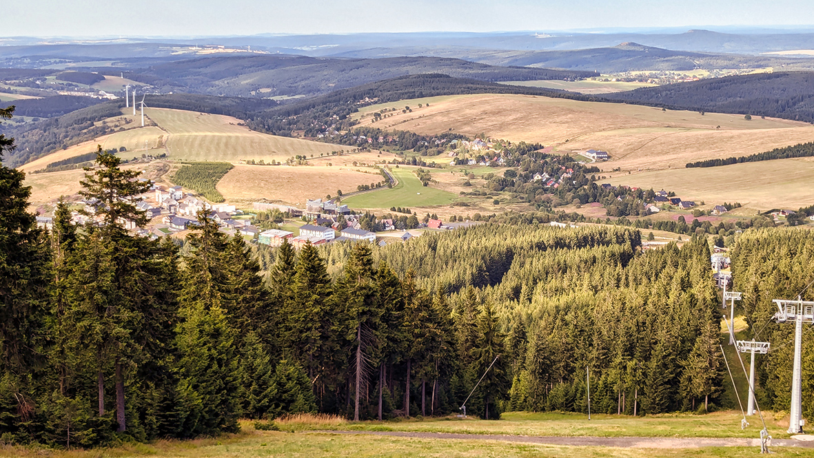 Blick vom Klínovec (Keilberg) in Richtung Osten. Foto: Chris Bergau